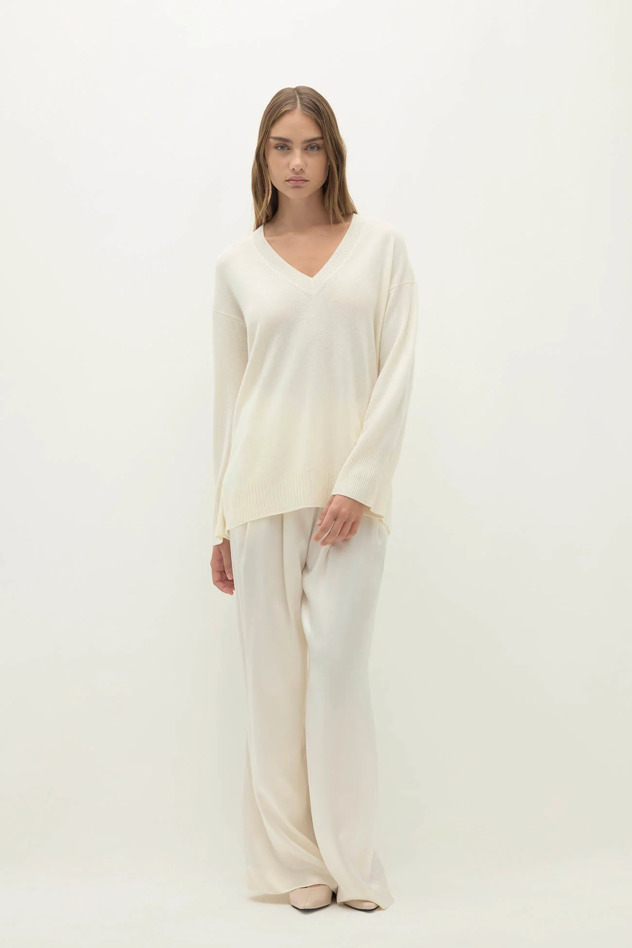 VIOLA V-NECK CASHMERE SWEATER - Image 28