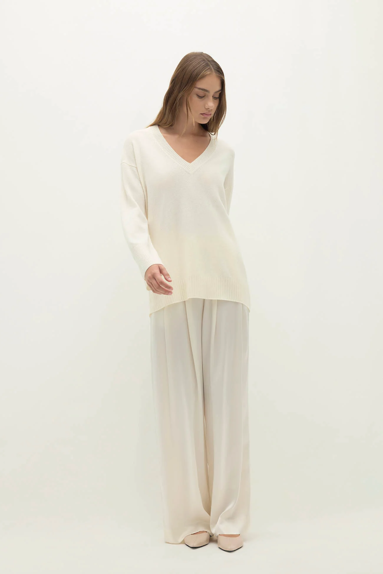 VIOLA V-NECK CASHMERE SWEATER - Image 29