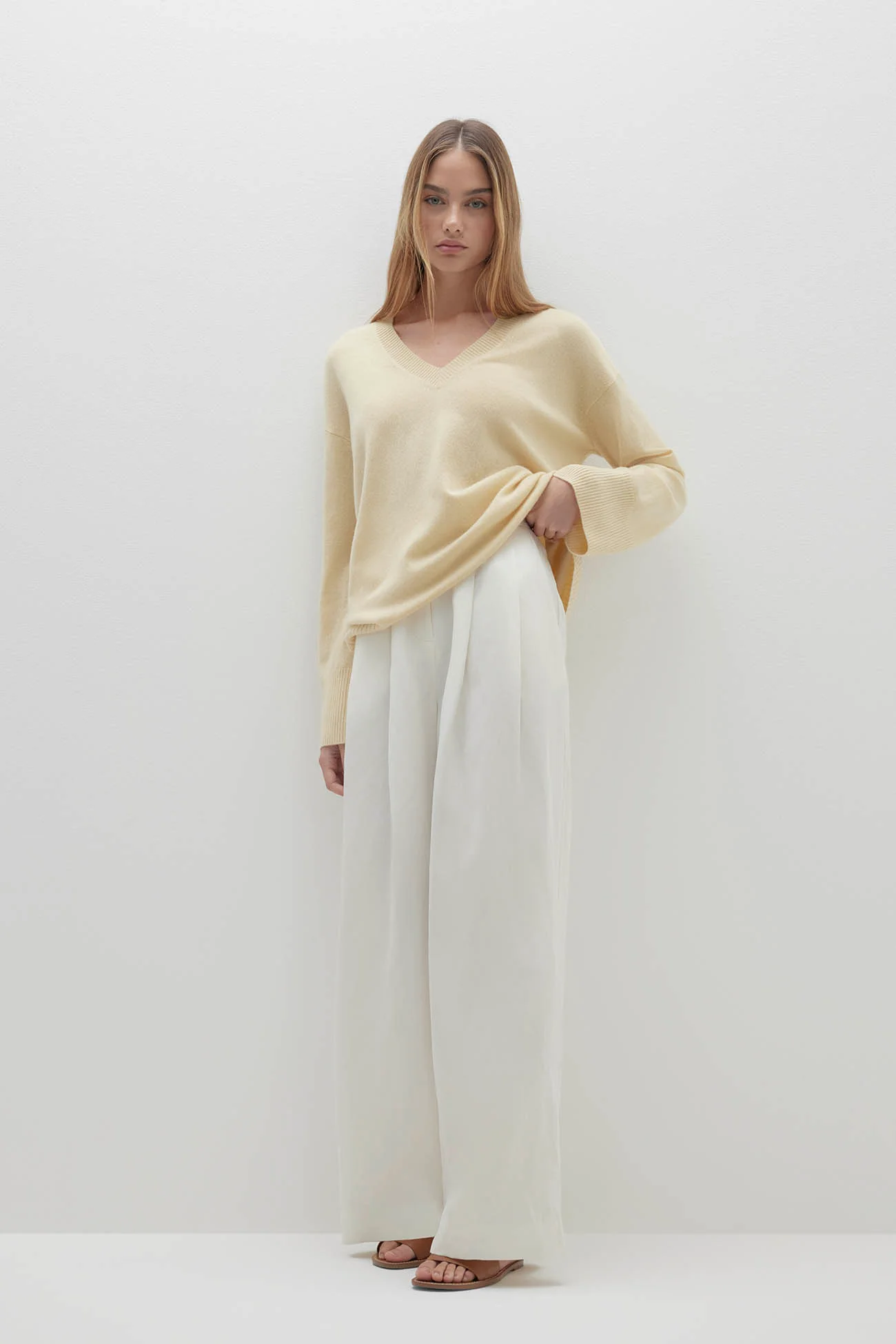 VIOLA V-NECK CASHMERE SWEATER - Image 7